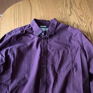 Men’s maroon button shirt